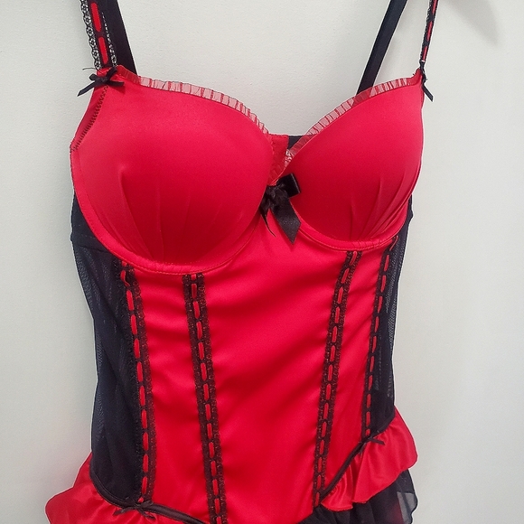 La Senza Red Satin Linergie Set in Size Small NWT - Picture 2 of 9